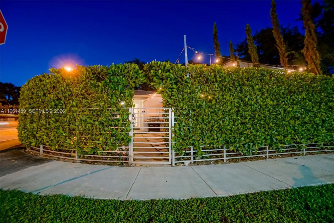 7 NE 50th St , Miami, FL 33137 Photo