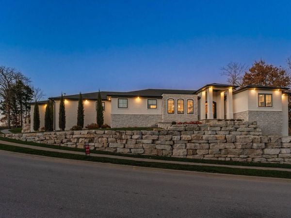 3705 E Cypress Street , Springfield, MO 65802