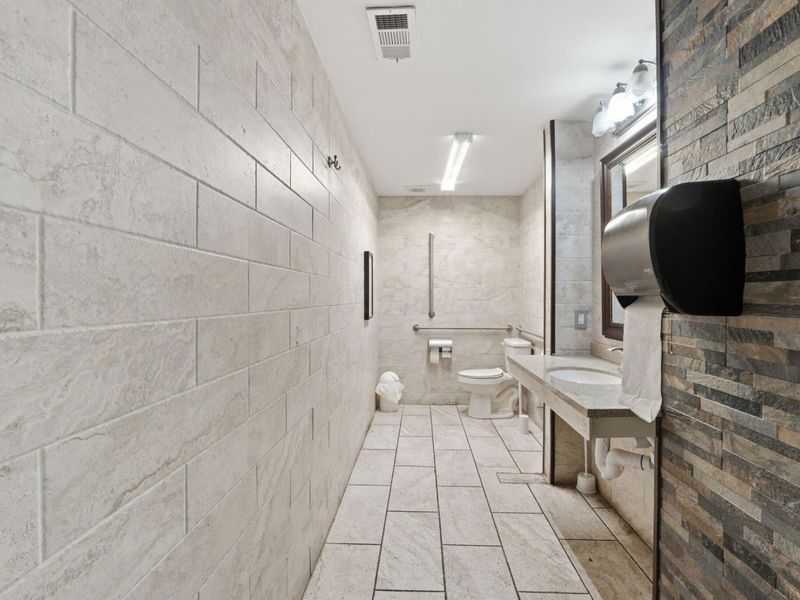 330 S High Street, Columbus, OH 43215 Photo 15