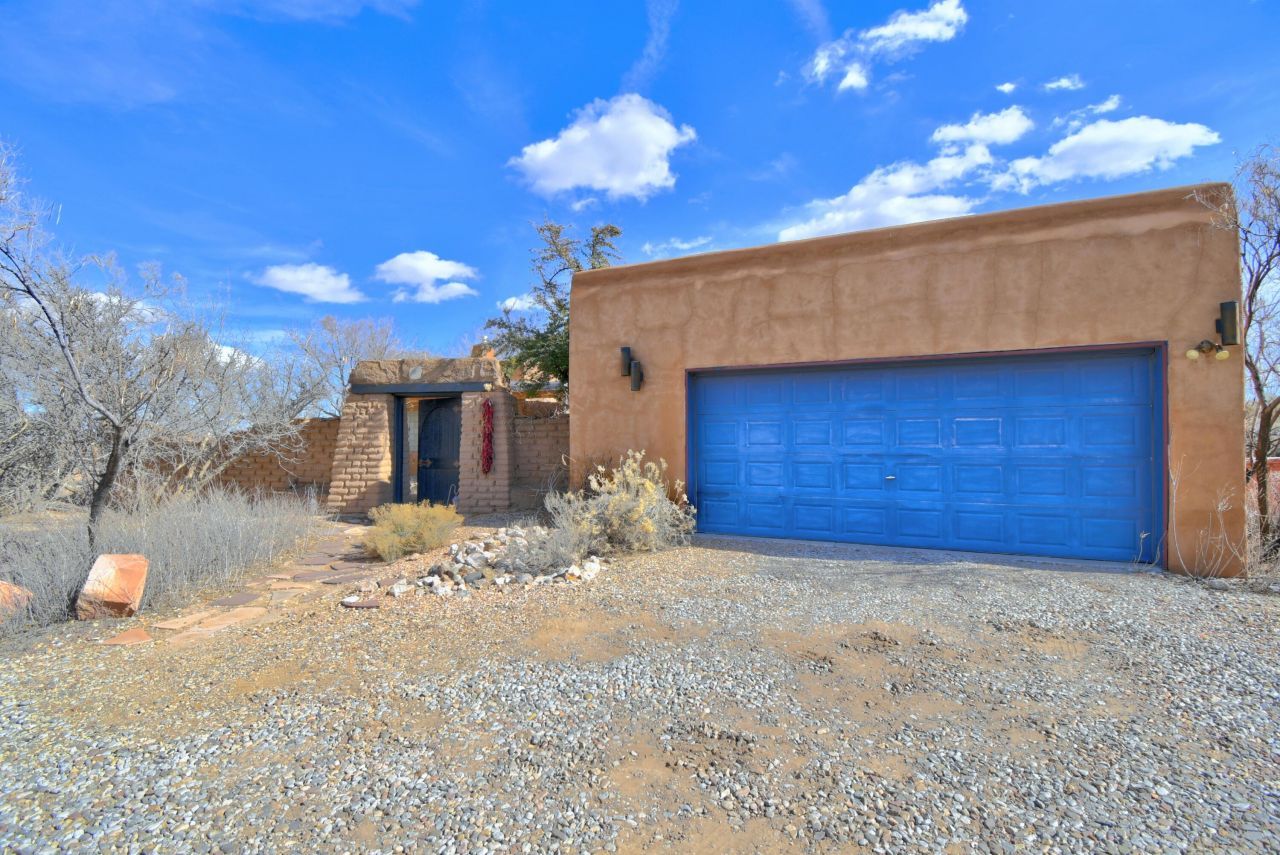 1735 Camino De La Tierra, Corrales, NM 87048 Main Photo
