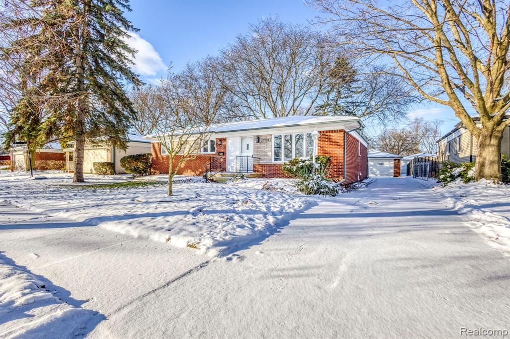 2703 Downey Drive, Troy, MI 48083 Main Photo