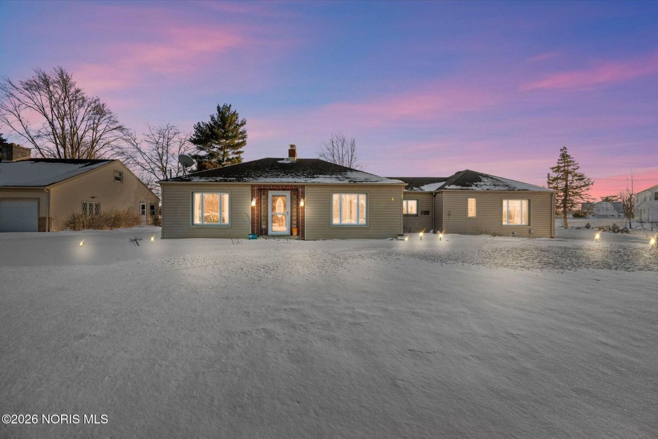 907 Huddle Road, Napoleon, OH 43545 Main Photo