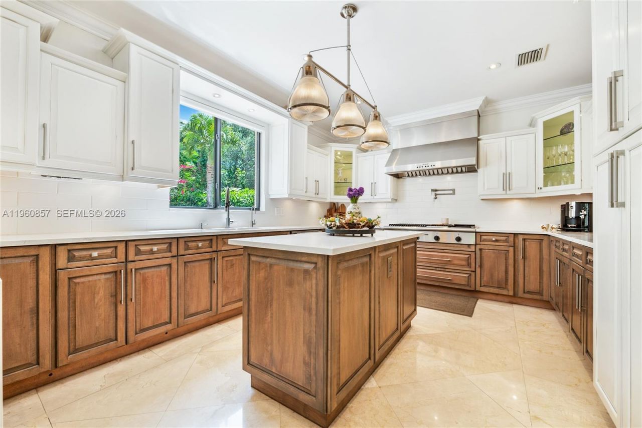 5621 SW 68th Ct, Miami, FL 33143 Photo