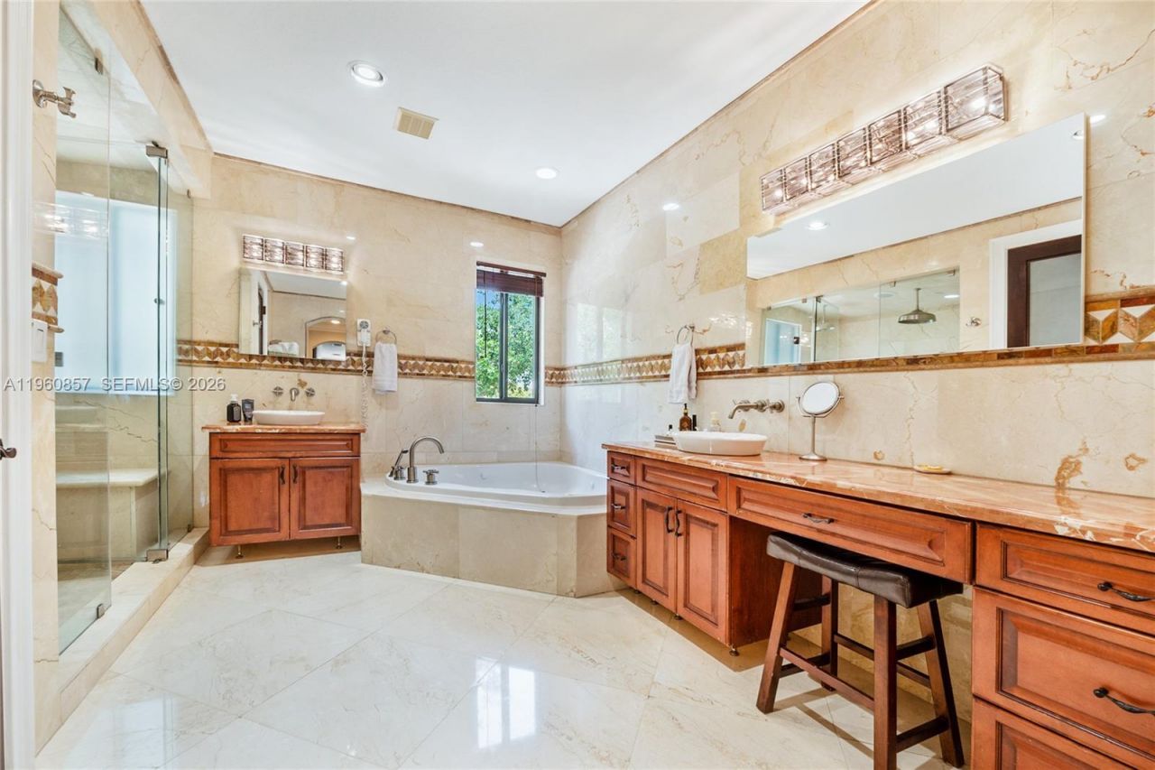 5621 SW 68th Ct, Miami, FL 33143 Photo