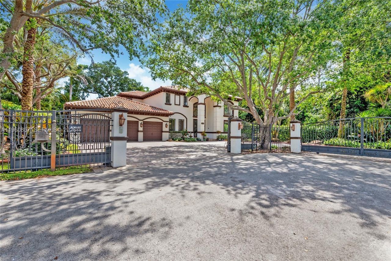 5621 SW 68th Ct, Miami, FL 33143 Photo