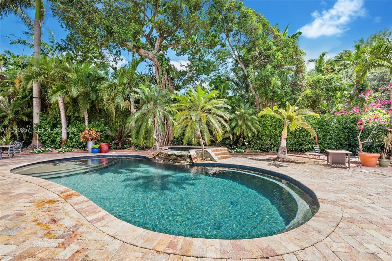 5621 SW 68th Ct, Miami, FL 33143 Photo