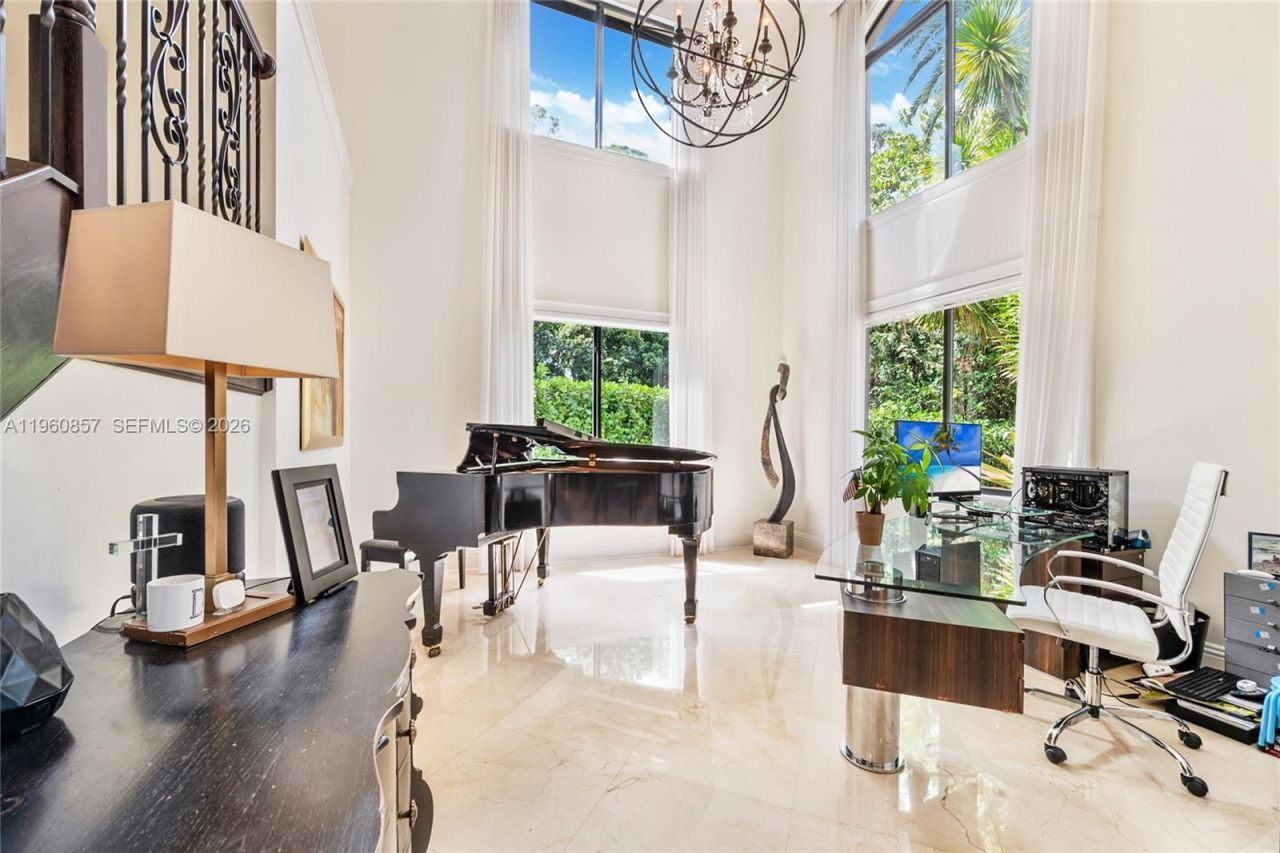 5621 SW 68th Ct, Miami, FL 33143 Photo