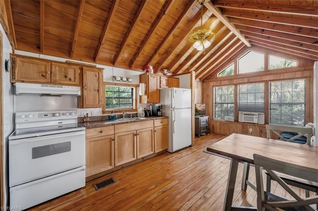 825 Copeland , Unit 21, Everglades City, FL 34139 Photo