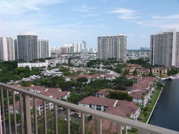 18151 NE 31st Ct, Unit PH215, Aventura, FL 33160