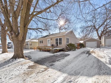 716 8th Avenue NE, Waseca, MN 56093