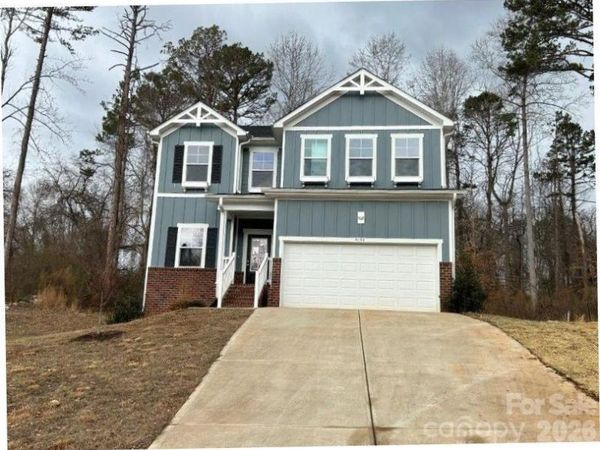 5155 Mark Drive NE, Hickory, NC 28601