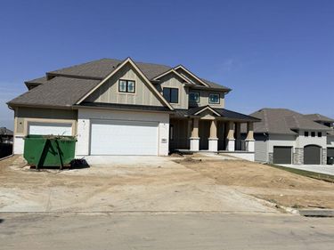 19060 LaQuinta Circle, Gretna, NE 68136