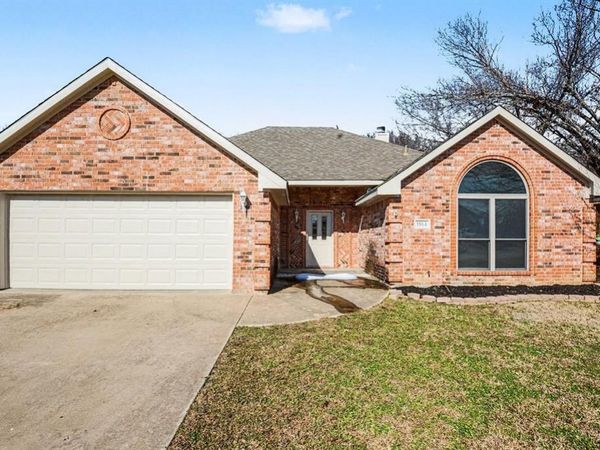 1864 Nottingham Drive, Kaufman, TX 75142