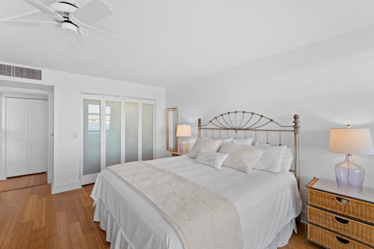 130 Lakeshore Drive, Unit 222, North Palm Beach, FL 33408 Photo