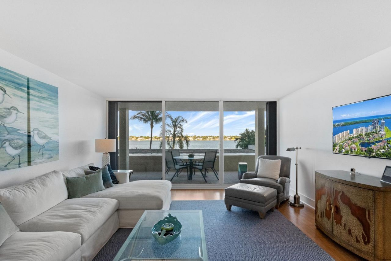 130 Lakeshore Drive, Unit 222, North Palm Beach, FL 33408 Photo