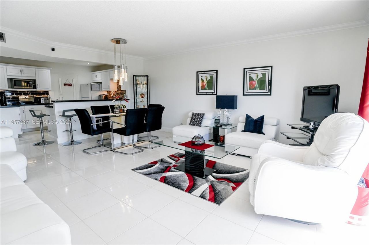 4751 NW 21st St, Unit 401, Lauderhill, FL 33313 Photo