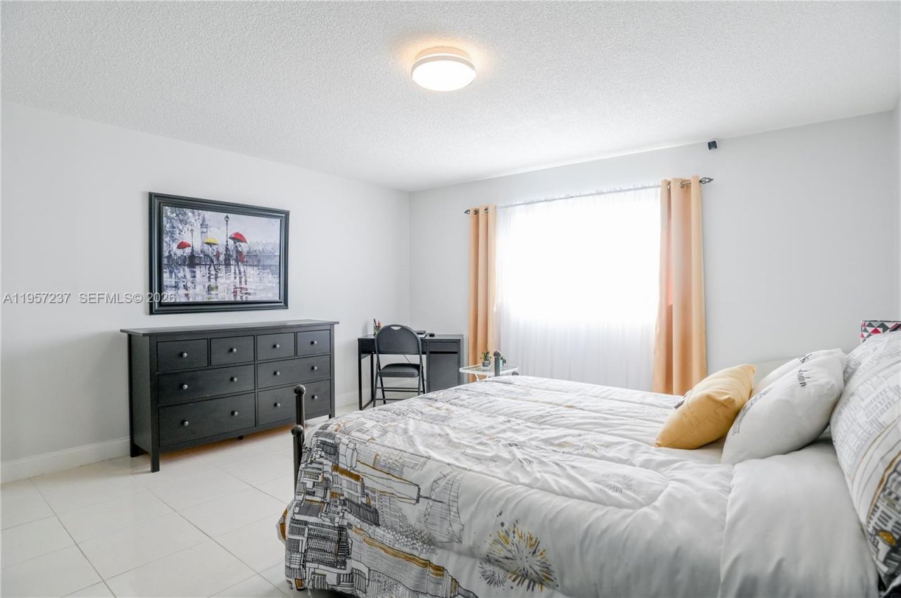4751 NW 21st St, Unit 401, Lauderhill, FL 33313 Photo