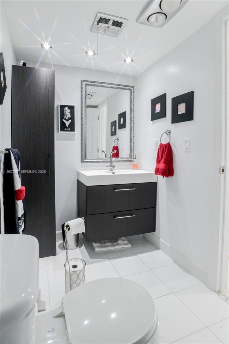 4751 NW 21st St, Unit 401, Lauderhill, FL 33313 Photo