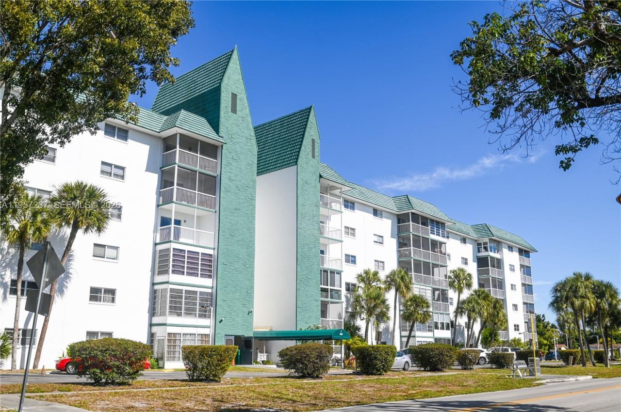 4751 NW 21st St, Unit 401, Lauderhill, FL 33313 Photo