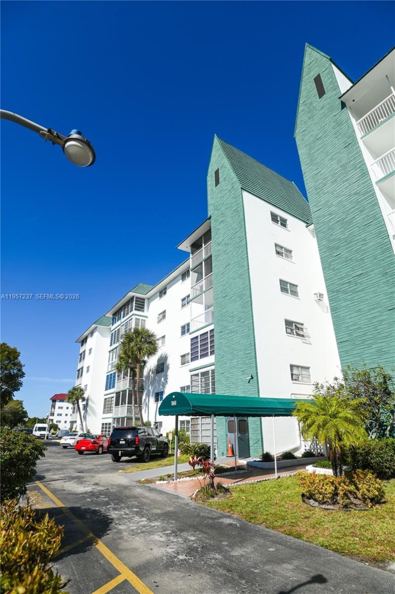 4751 NW 21st St, Unit 401, Lauderhill, FL 33313 Photo