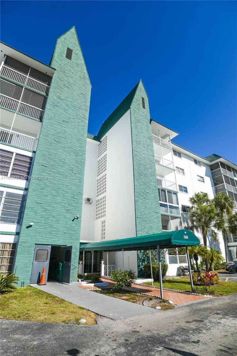 4751 NW 21st St, Unit 401, Lauderhill, FL 33313 Photo