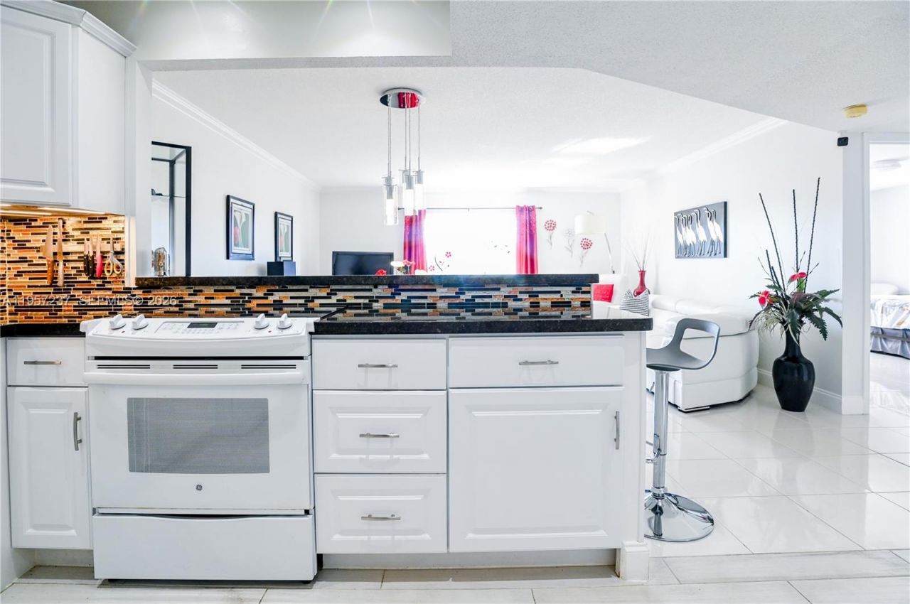 4751 NW 21st St, Unit 401, Lauderhill, FL 33313 Photo