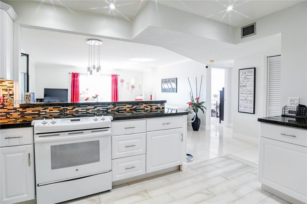 4751 NW 21st St, Unit 401, Lauderhill, FL 33313 Photo