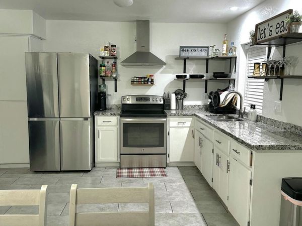 8109 W MONTECITO Avenue, Phoenix, AZ 85033