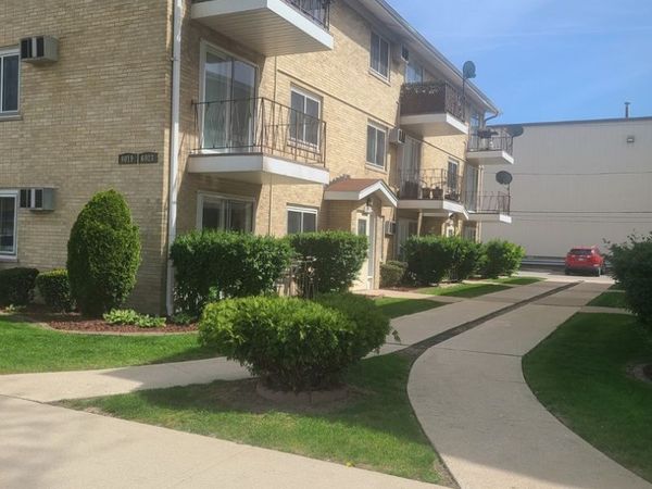 6019 W 64th Place, Unit 23-4, Chicago, IL 60638