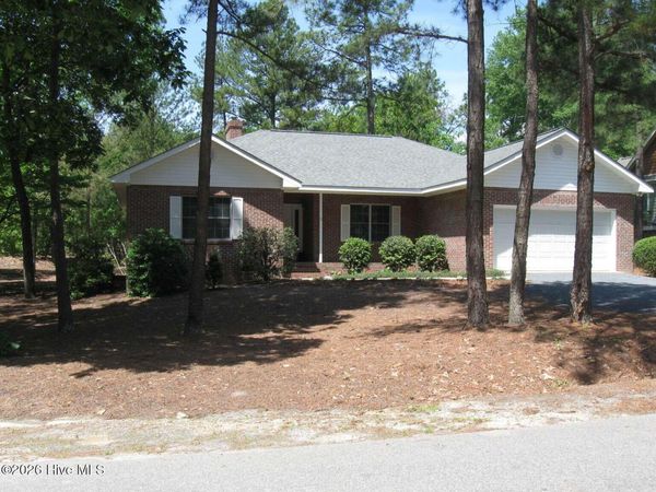 2 Lodge Pole Lane, Pinehurst, NC 28374