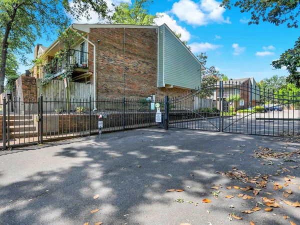 697 S BELVEDERE BLVD, Unit B, Memphis, TN 38104