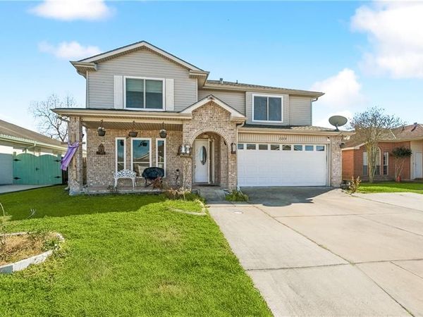 2228 S VILLAGE GREEN Street, Harvey, LA 70058