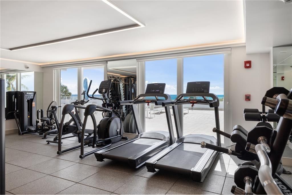 345 Ocean Drive, Unit 512, Miami Beach, FL 33139 Photo
