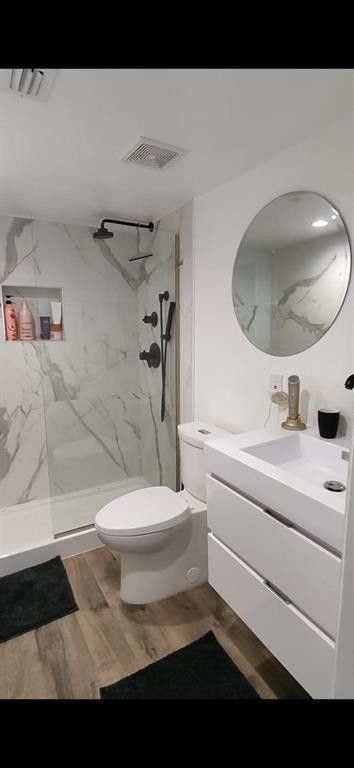 345 Ocean Drive, Unit 512, Miami Beach, FL 33139 Photo