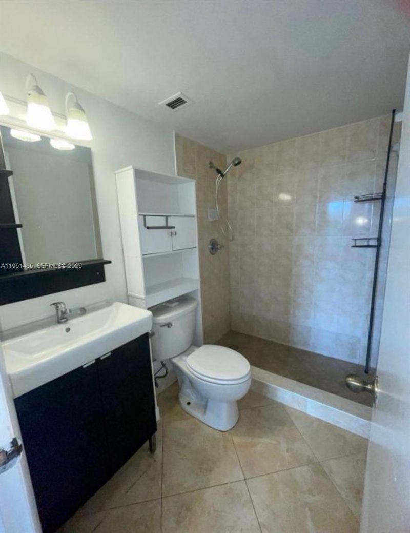 9405 W Flagler St , Unit D403, Miami, FL 33174 Photo