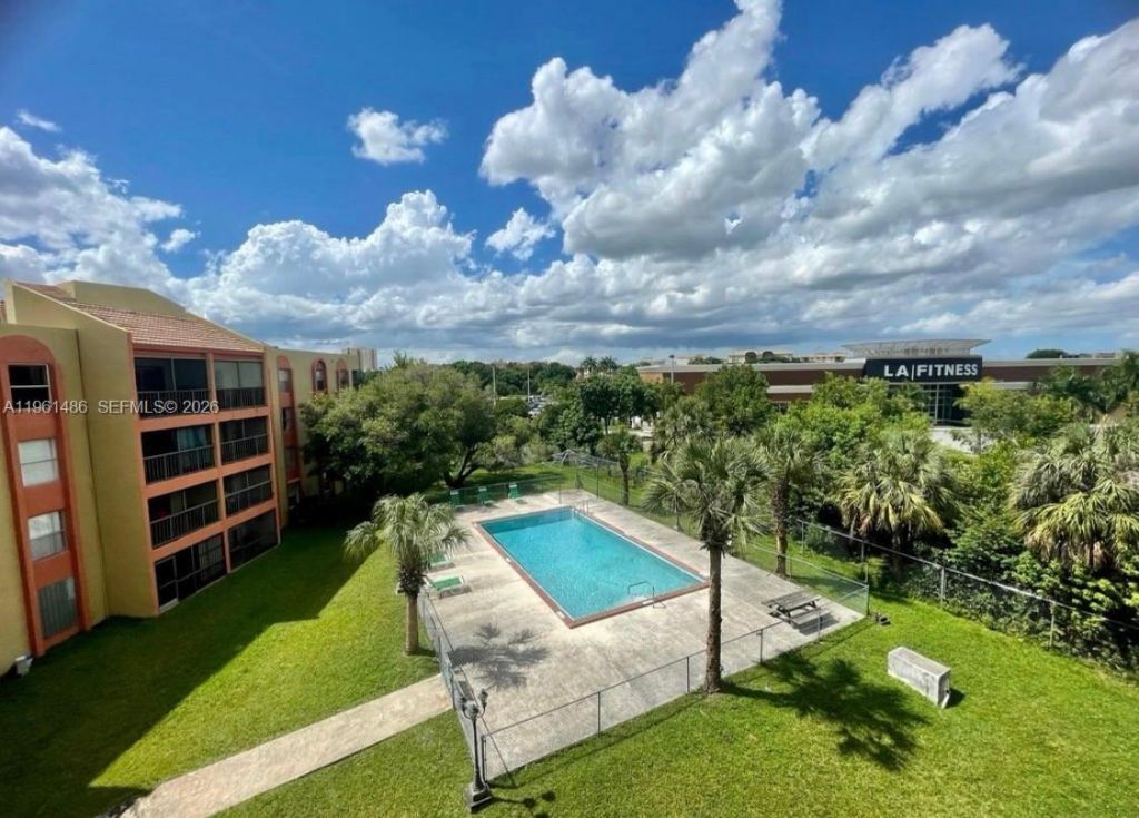 9405 W Flagler St , Unit D403, Miami, FL 33174 Photo