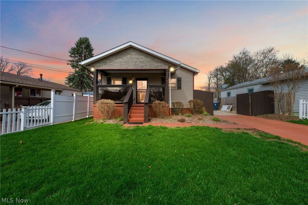 757 Independence Avenue, Akron, OH 44310 Main Photo