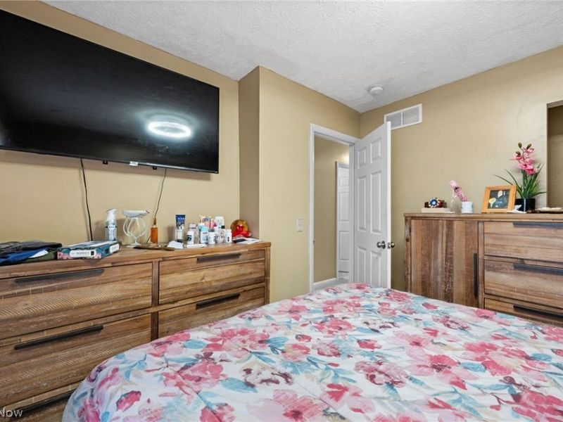 757 Independence Avenue, Akron, OH 44310 Photo 18