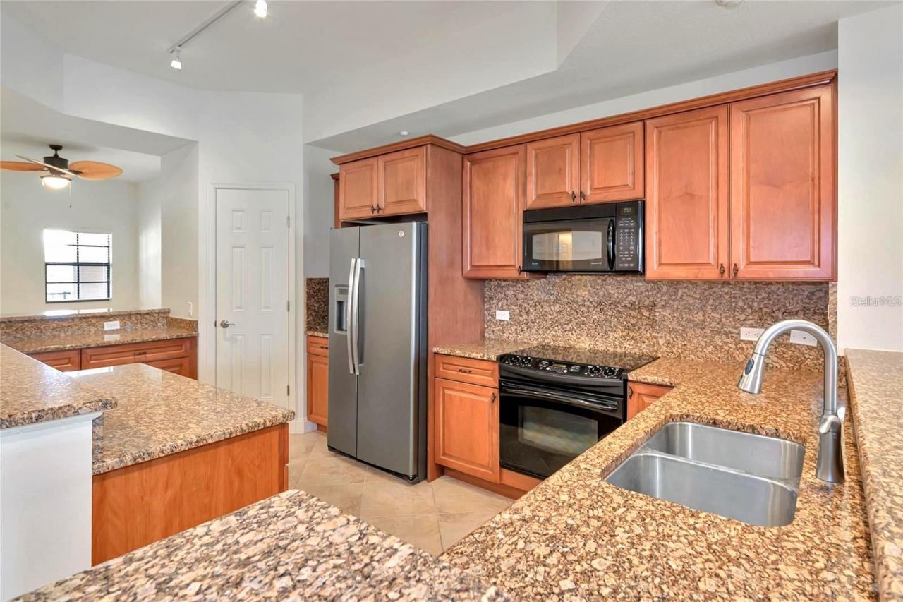 7702 Lake Vista Court, Unit 206, Bradenton, FL 34202 Photo