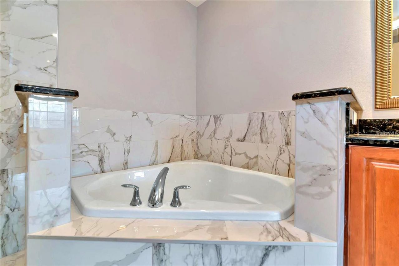 7702 Lake Vista Court, Unit 206, Bradenton, FL 34202 Photo