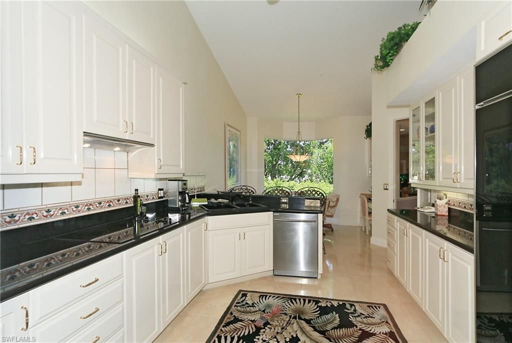 267 Colonade Cir, Unit 2704, Naples, FL 34103 Photo