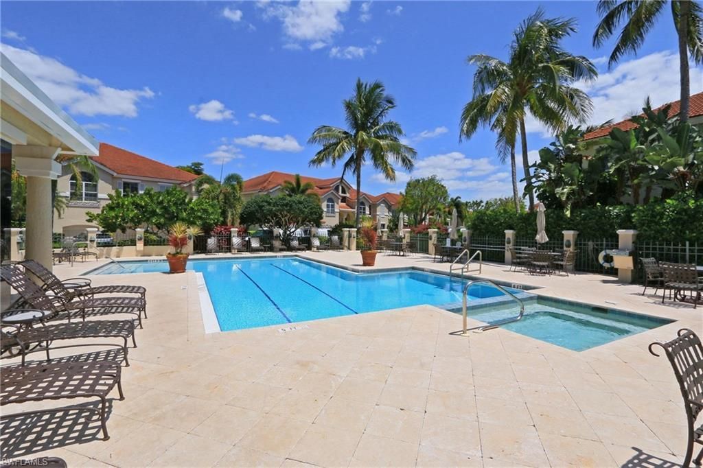 267 Colonade Cir, Unit 2704, Naples, FL 34103 Photo