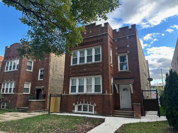 4129 W Barry Avenue, Unit 2, Chicago, IL 60641