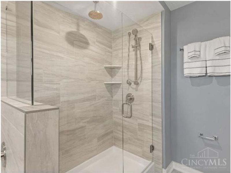 3662 Birkdale Lane, Fairfax, OH 45227 Photo 8