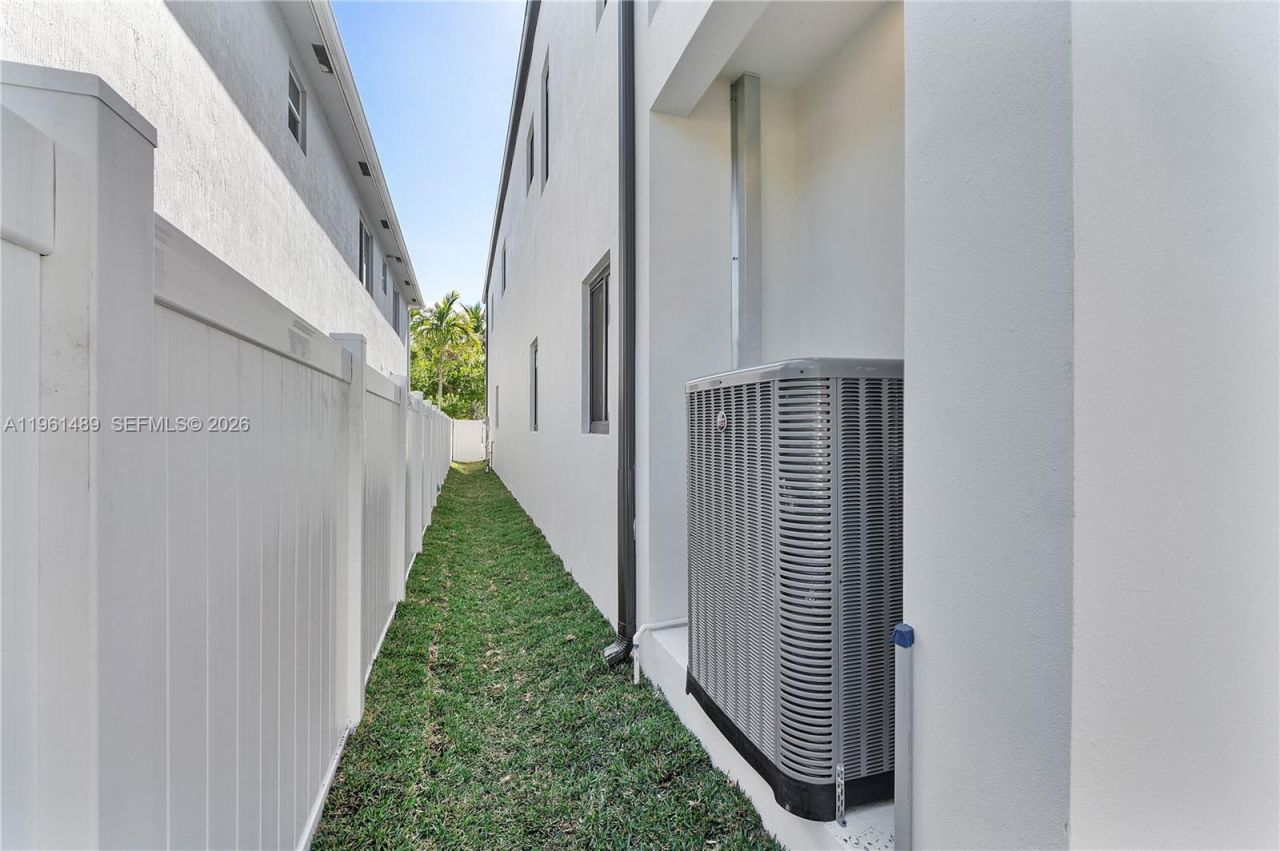 701 SW 17th Street, Fort Lauderdale, FL 33315 Photo