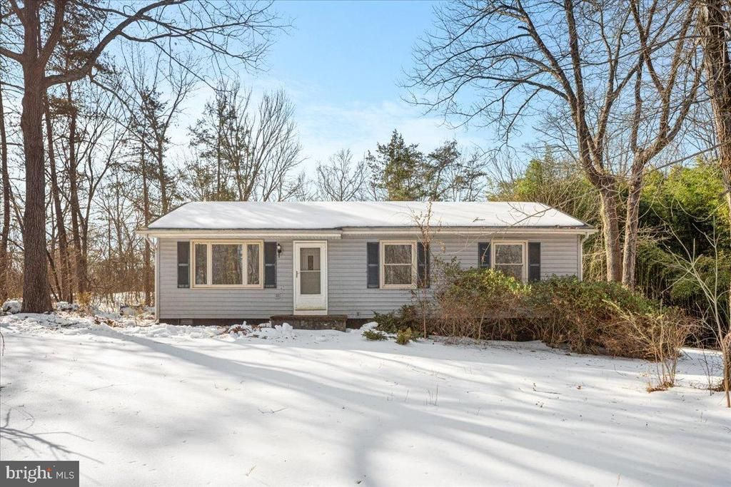 10090 Tyler Lane, Midland, VA 22728 Main Photo