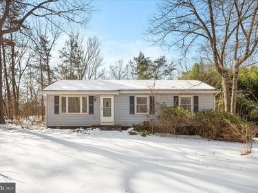 10090 TYLER LANE, MIDLAND, VA 22728