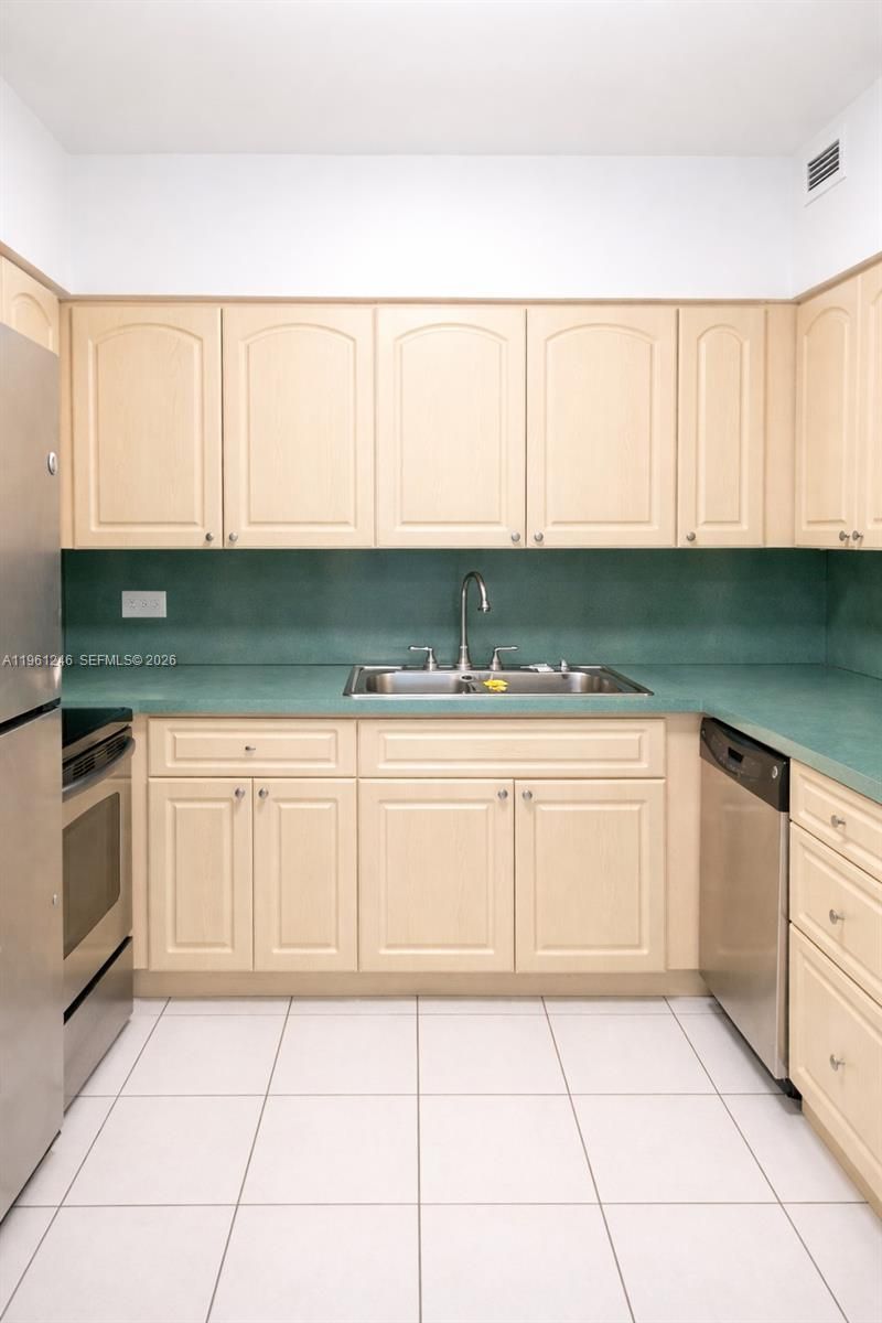 7441 Wayne Ave, Unit 11G, Miami Beach, FL 33141 Photo