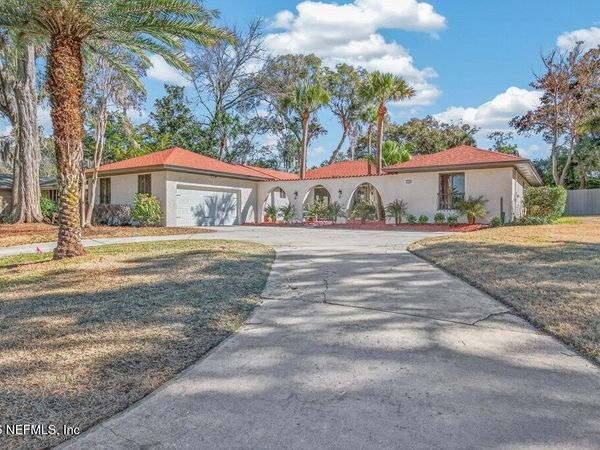 3389 E HERMITAGE Road E, Jacksonville, FL 32277