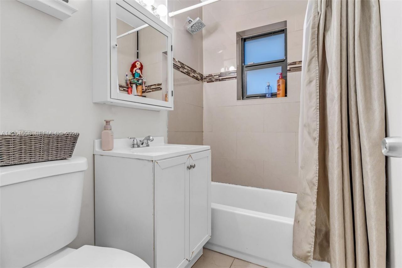 7585 SW 28th St , Miami, FL 33155 Photo